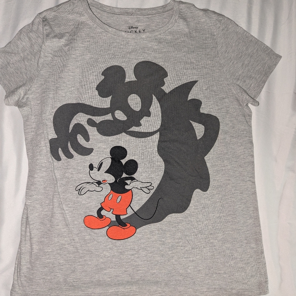 Disney Mickey Mouse Scary Shadow Juniors XL Gray Short Sleeve Graphic T-shirt
